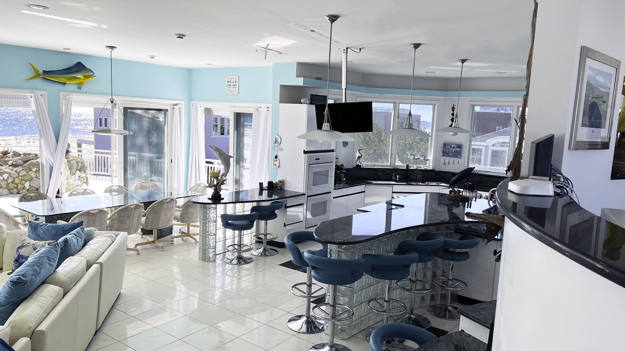 Photo of Others in Loveladies