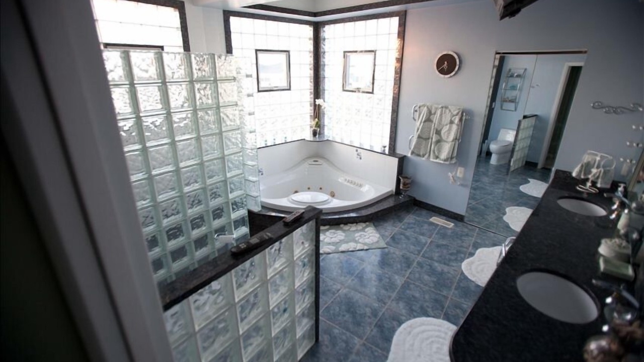 Photo of Others in Loveladies