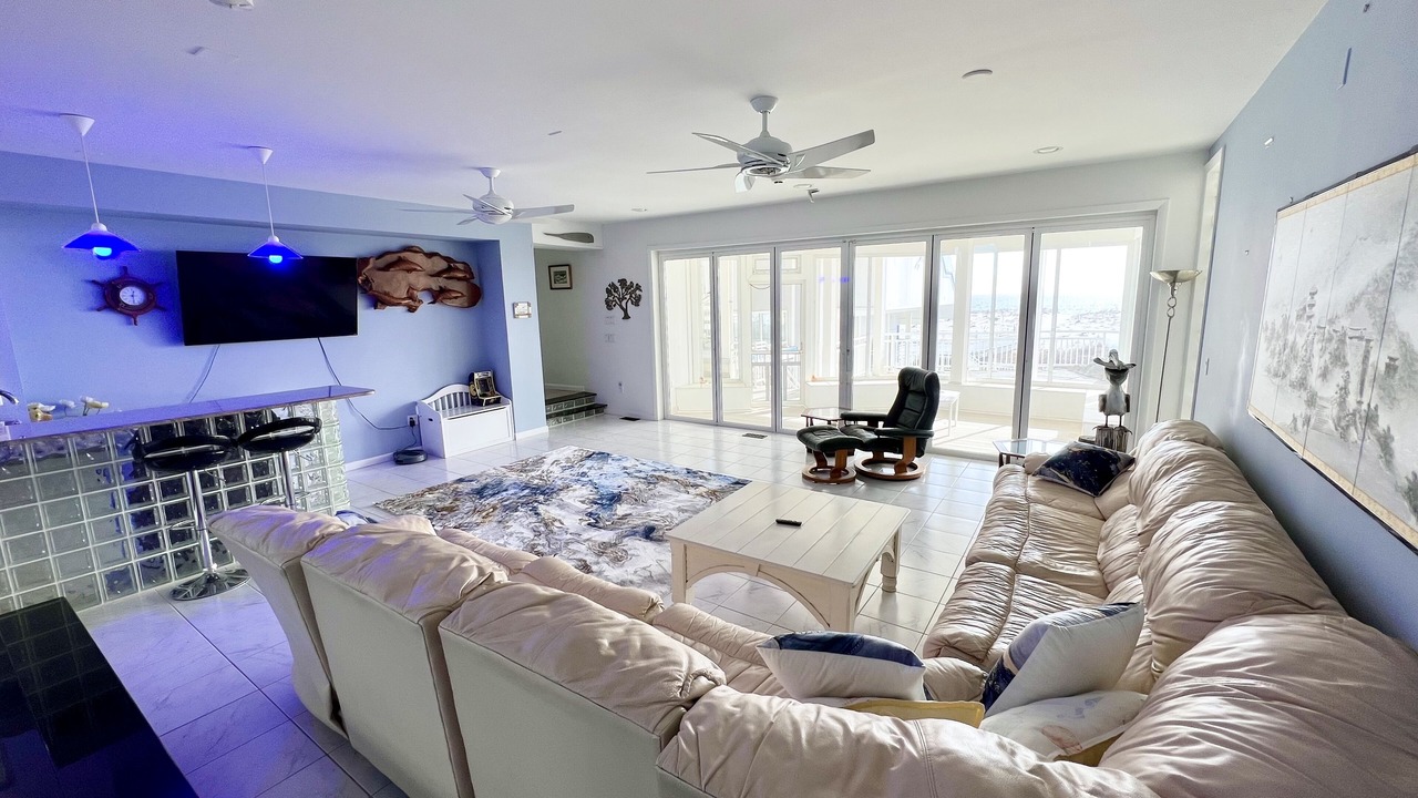 Photo of Others in Loveladies