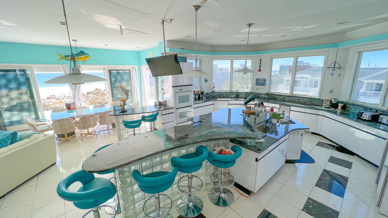 Photo of Others in Loveladies