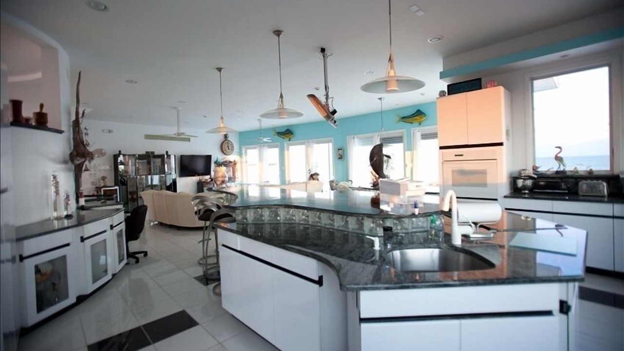 Photo of Others in Loveladies