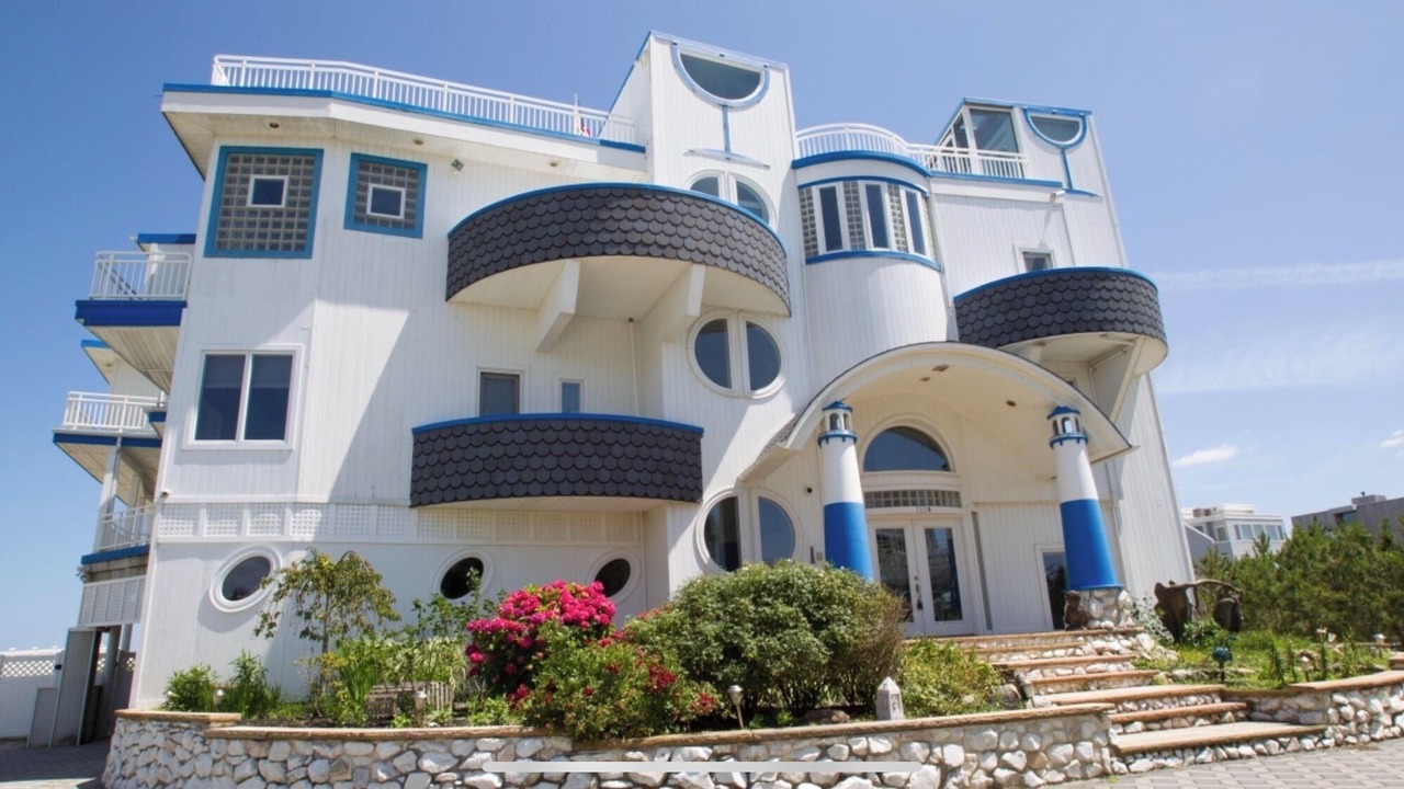 Photo of Others in Loveladies