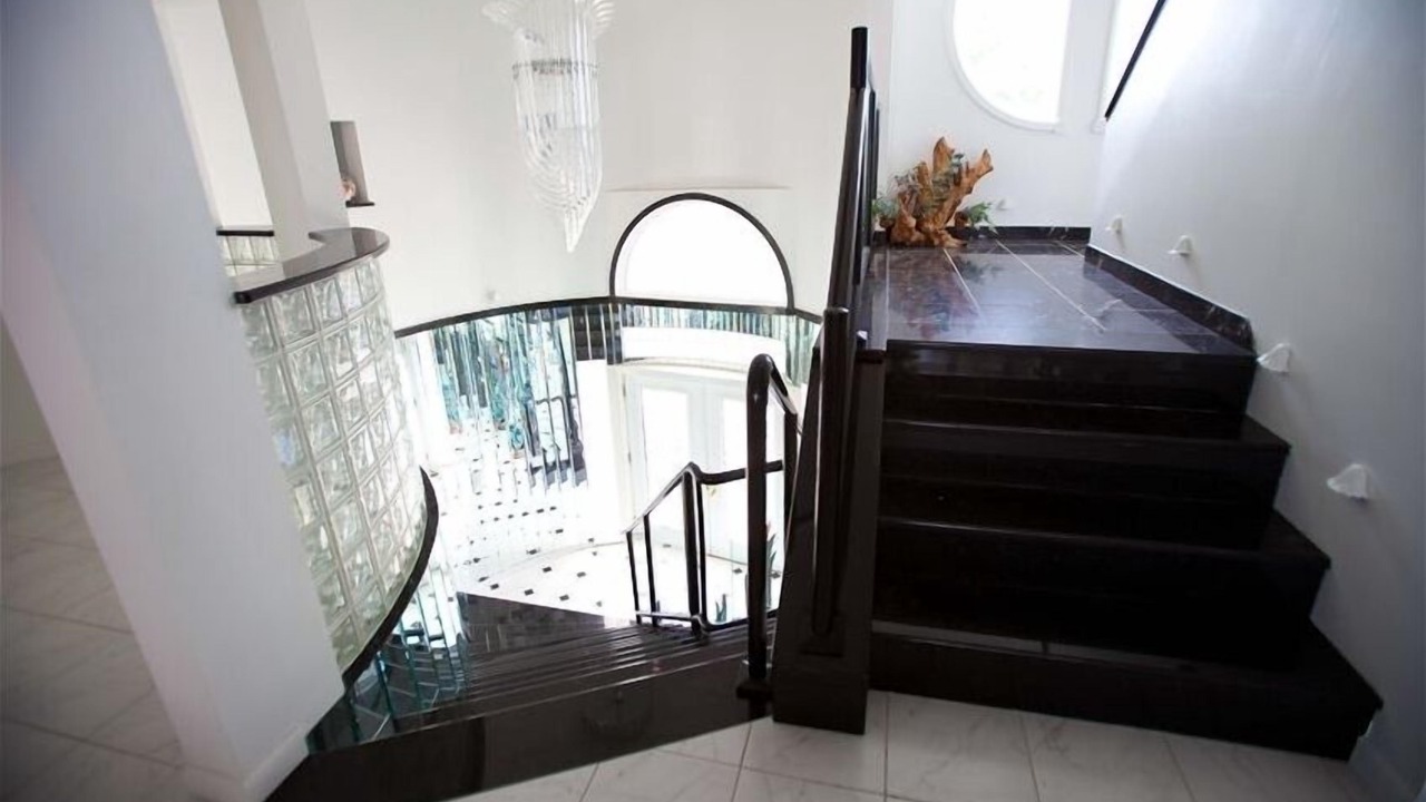 Photo of Others in Loveladies