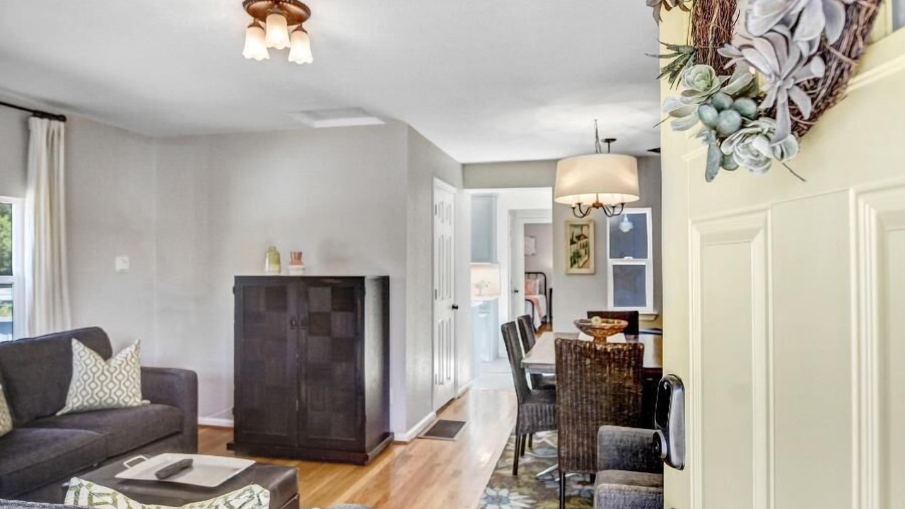 Photo of Livingroom in Napa