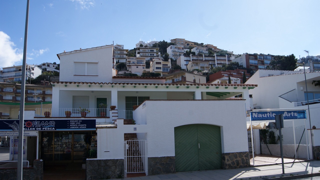 Photo of Outdoor in Roses Town Center
