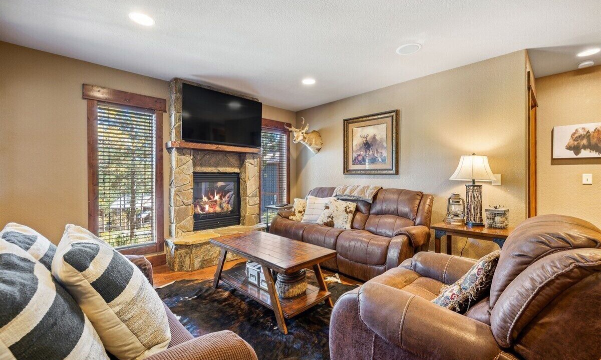 Photo of Livingroom in Deadwood