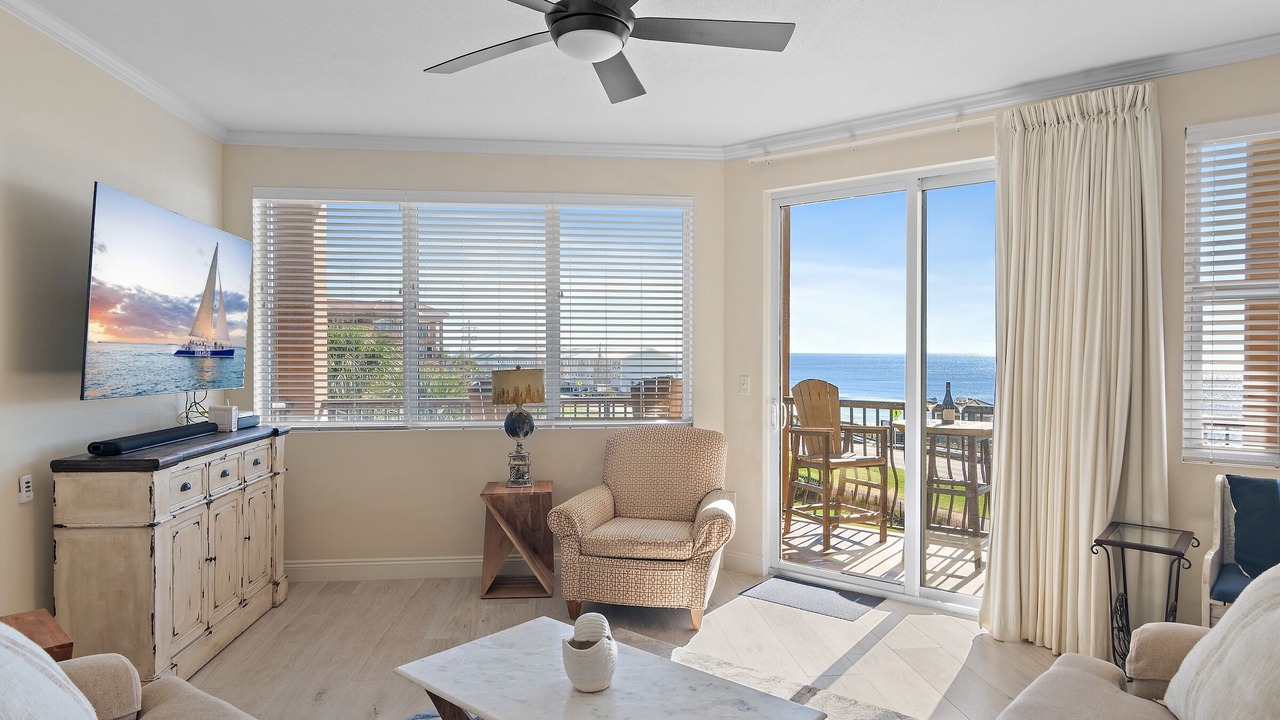 Photo of Livingroom in Miramar Beach