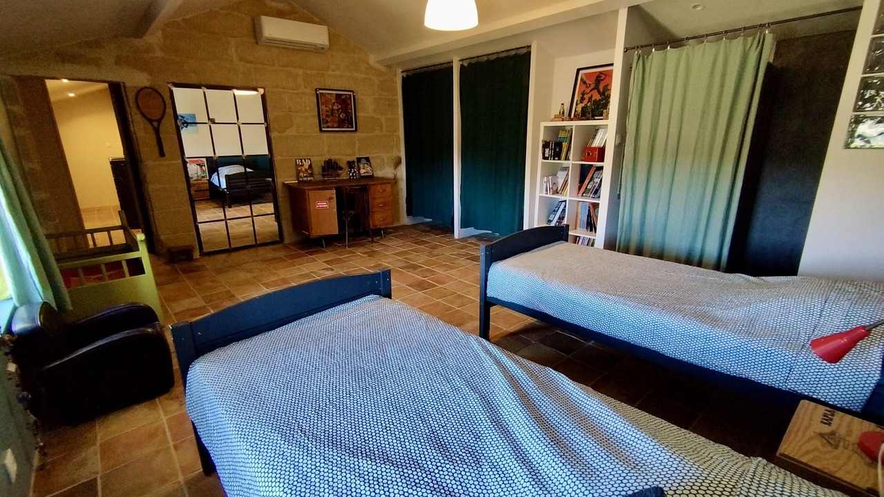 Photo of Bedroom in Montaren-et-Saint-Mediers