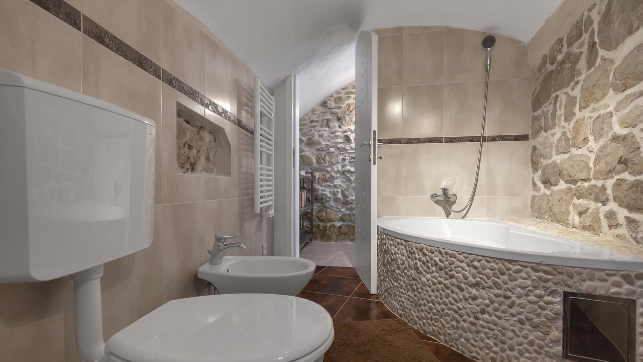 Photo of Bathroom in Sutivan