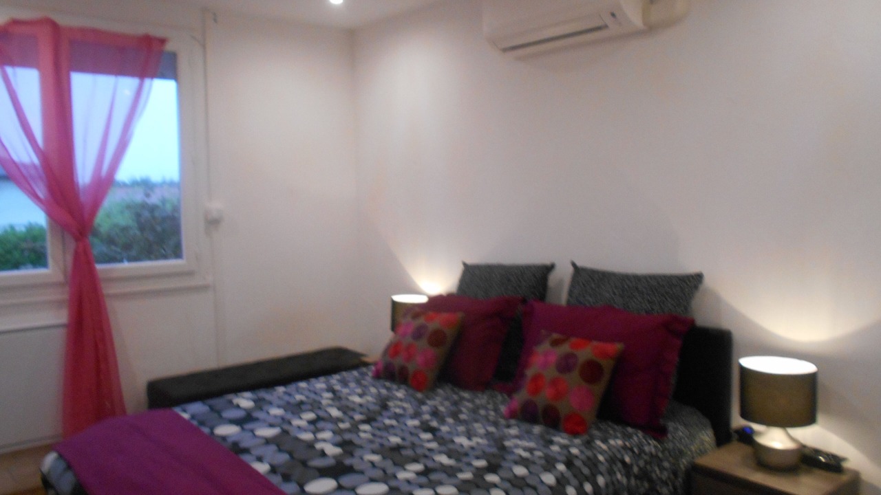 Photo of Bedroom in Meyzieu