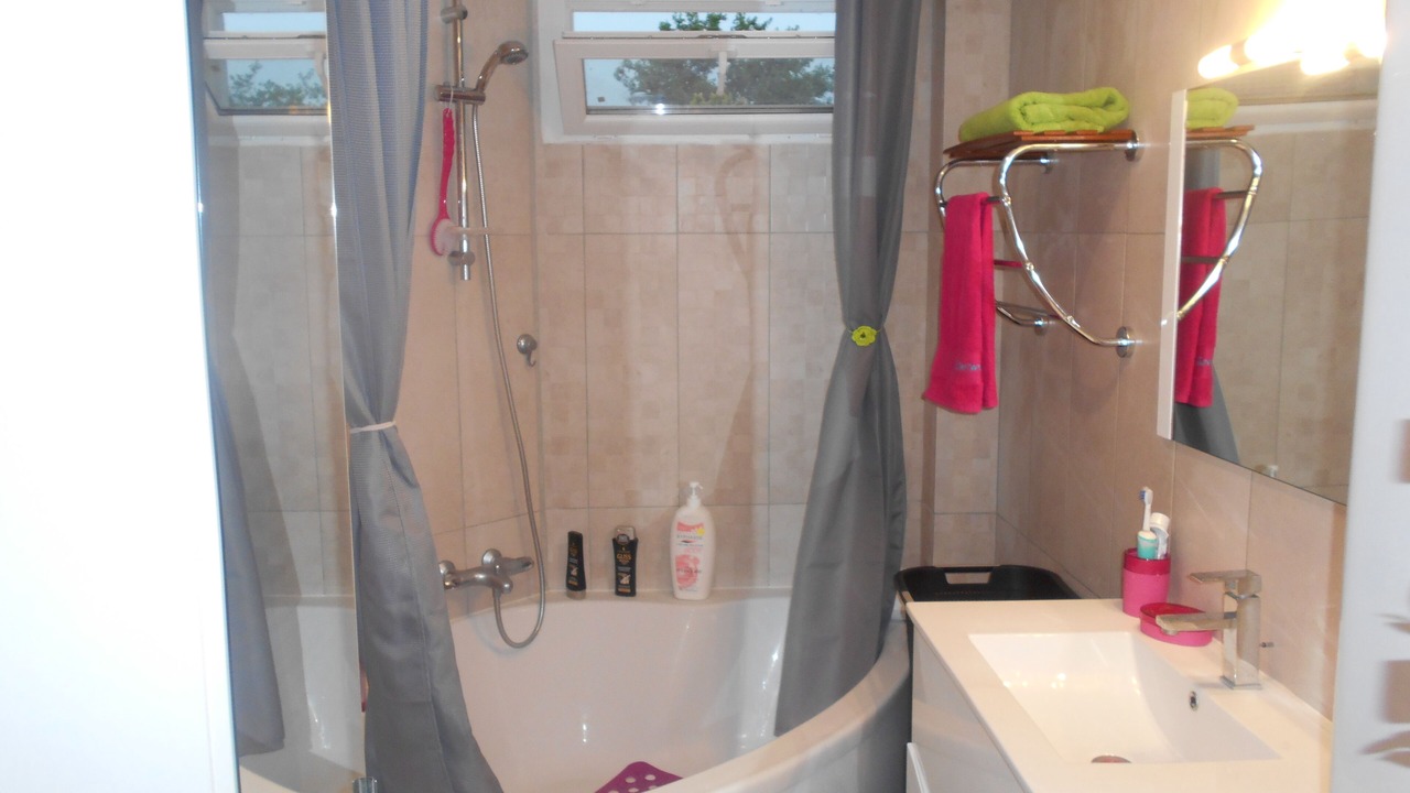 Photo of Bathroom in Meyzieu