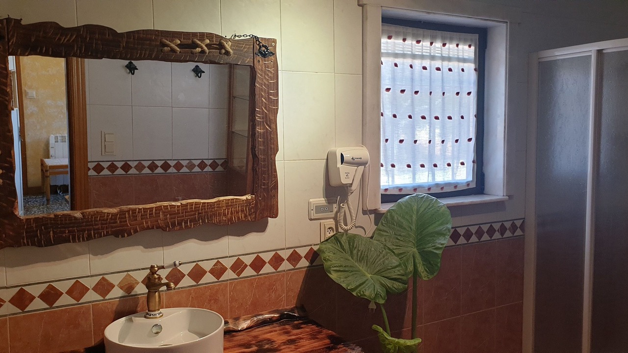 Photo of Bathroom in La Puebla de Castro