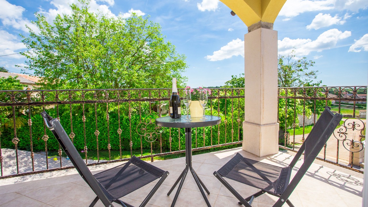 Photo of Patio Balcony in Brecevici