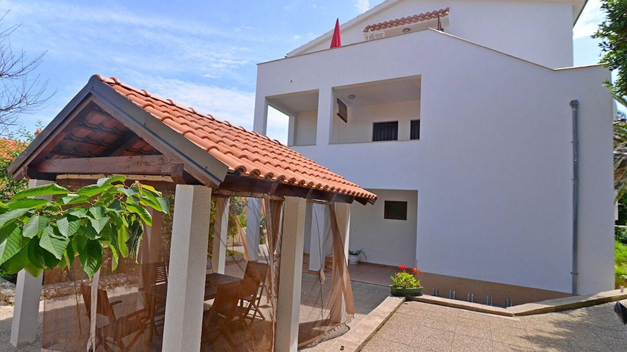 Photo of Outdoor in Cove Murtar