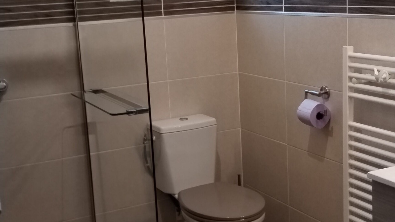 Photo of Bathroom in Cardet