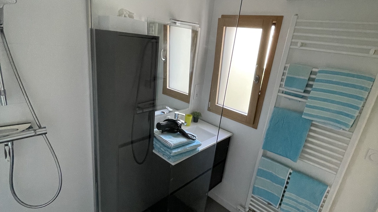 Photo of Bathroom in Arradon