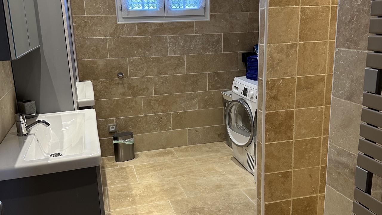 Photo of Bathroom in Oraison