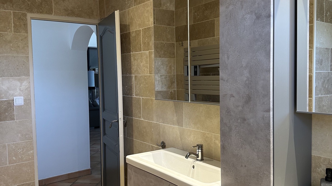 Photo of Bathroom in Oraison