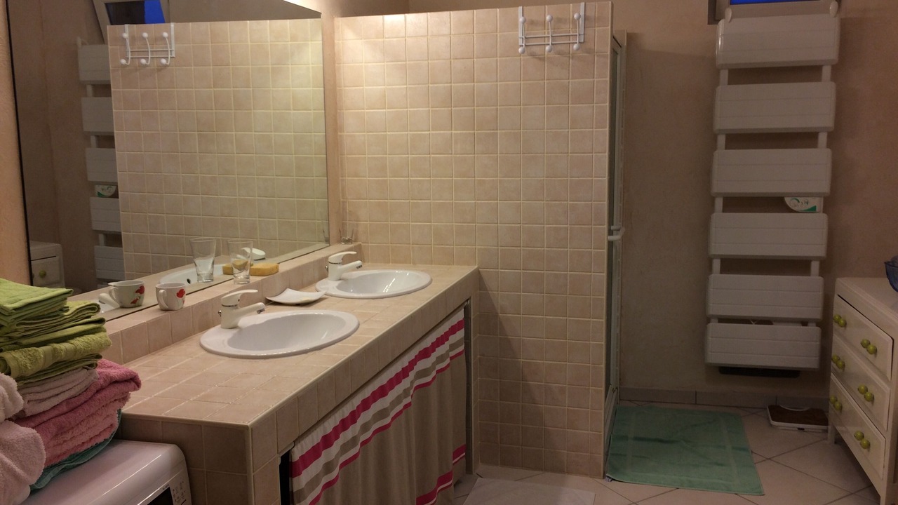 Photo of Bathroom in Saint-Philippe-dAiguille