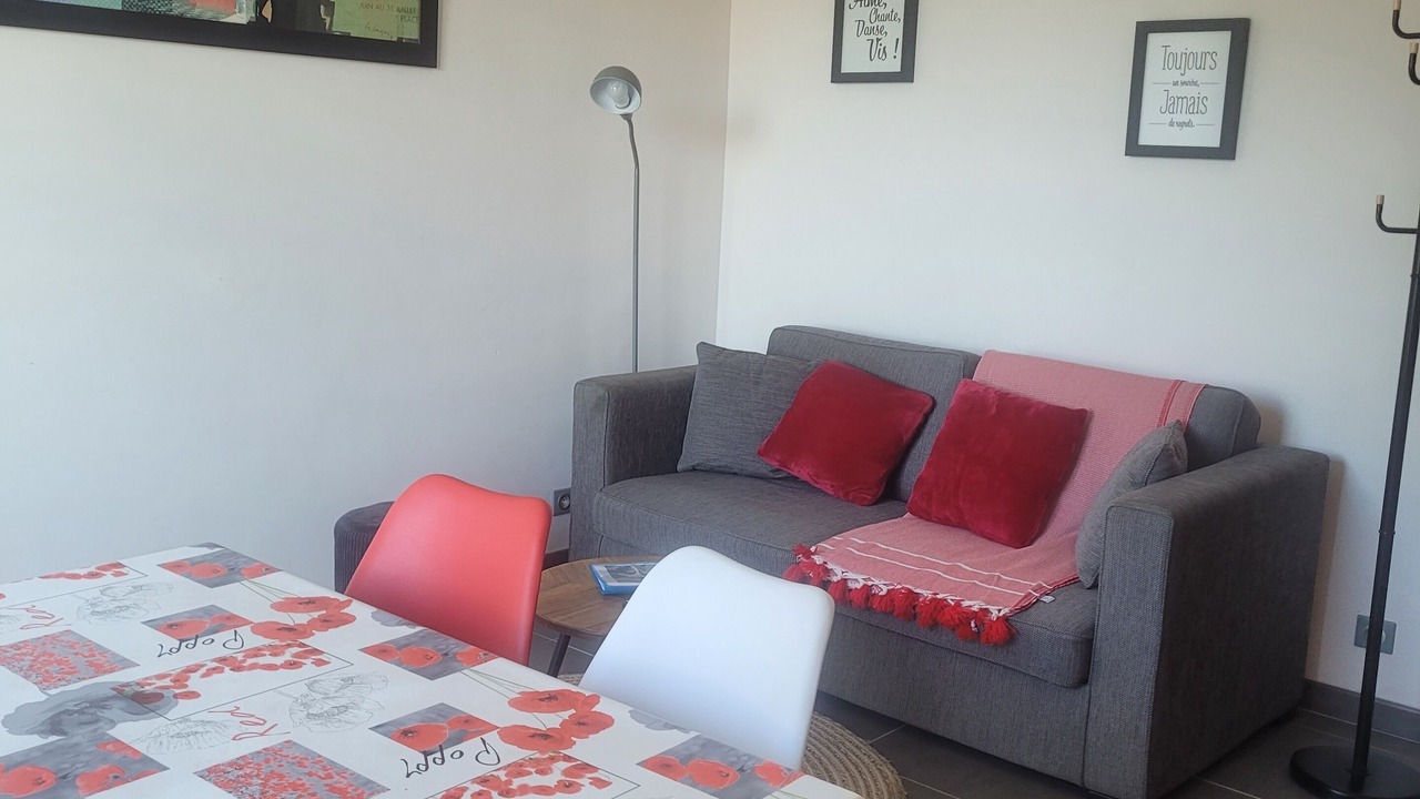 Photo of Livingroom in Courtoisville-Sillon-Moka
