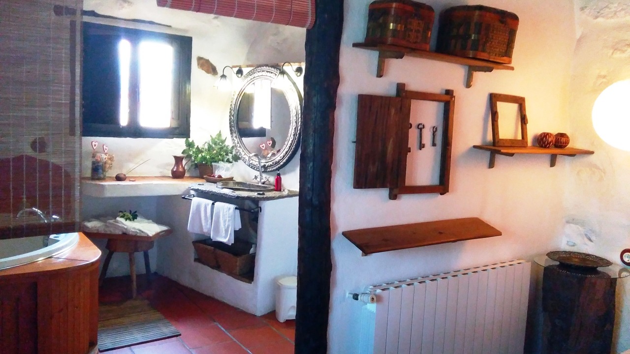 Photo of Bathroom in La Torre d'En Besora