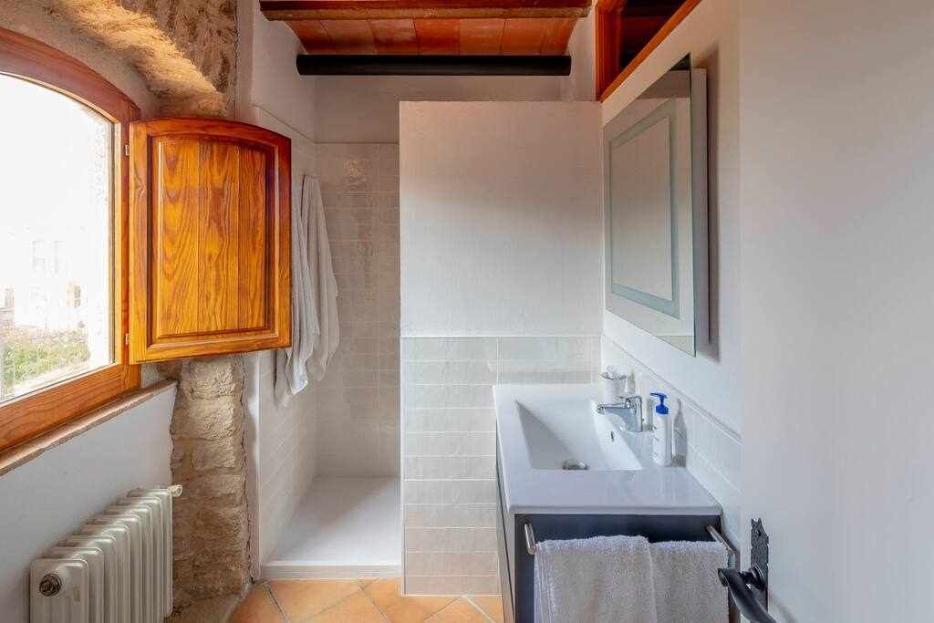 Photo of Bathroom in Garrigas