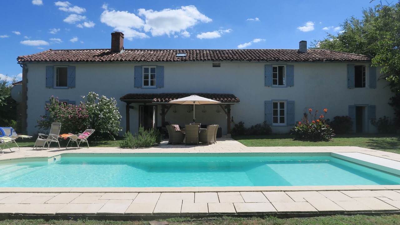 Photo of Outdoor in Estampes