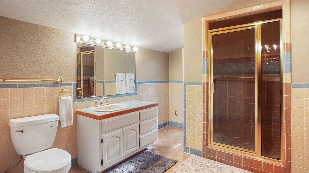 Photo of Bathroom in Briarcliff
