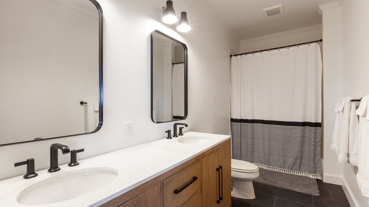 Photo of Bathroom in Briarcliff