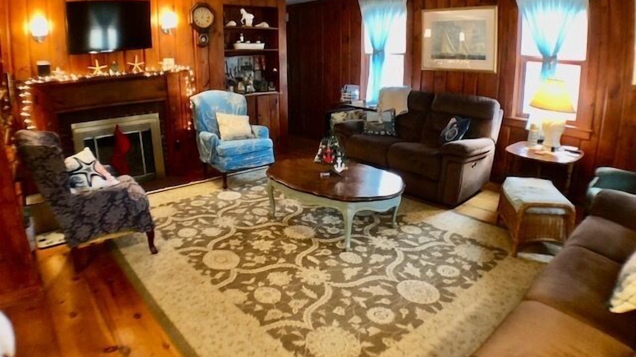 Photo of Livingroom in West Yarmouth