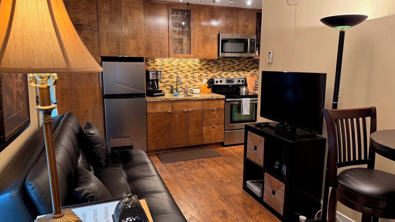 Photo of Livingroom in Neartown