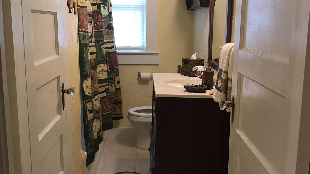 Photo of Bathroom in Melrose