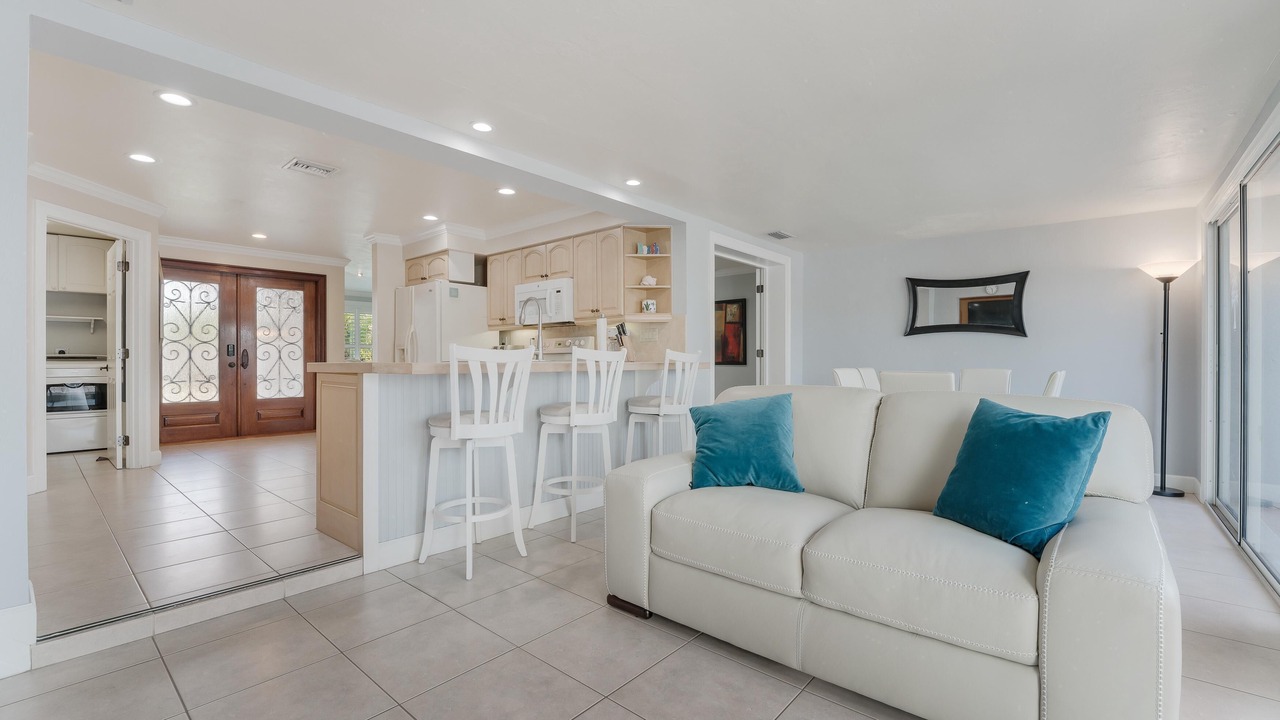 Photo of Livingroom in Yacht Club