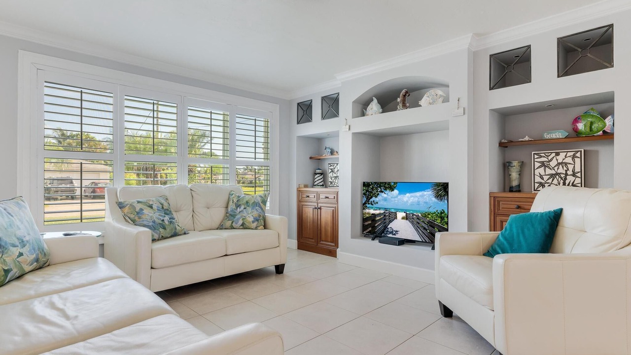 Photo of Bedroom in Yacht Club