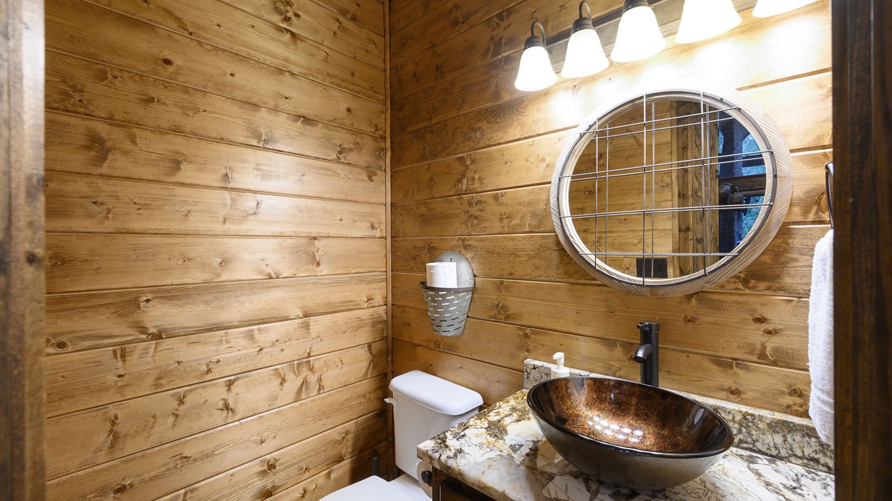 Photo of Bathroom in Golden