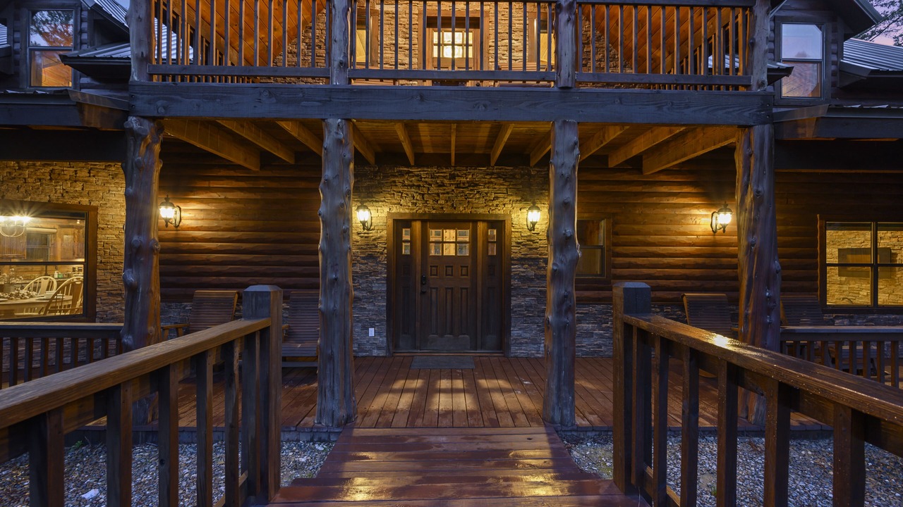 Photo of Outdoor in Golden