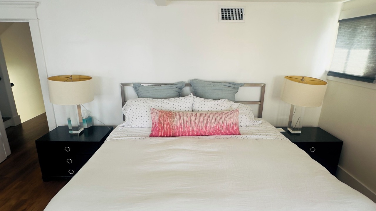 Photo of Bedroom in Downtown