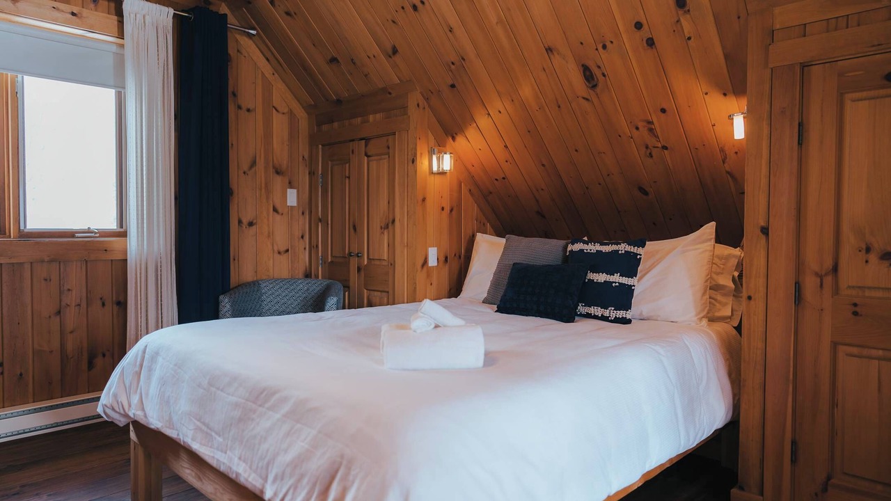 Photo of Bedroom in Les Pays-d'en-Haut Regional County Municipality