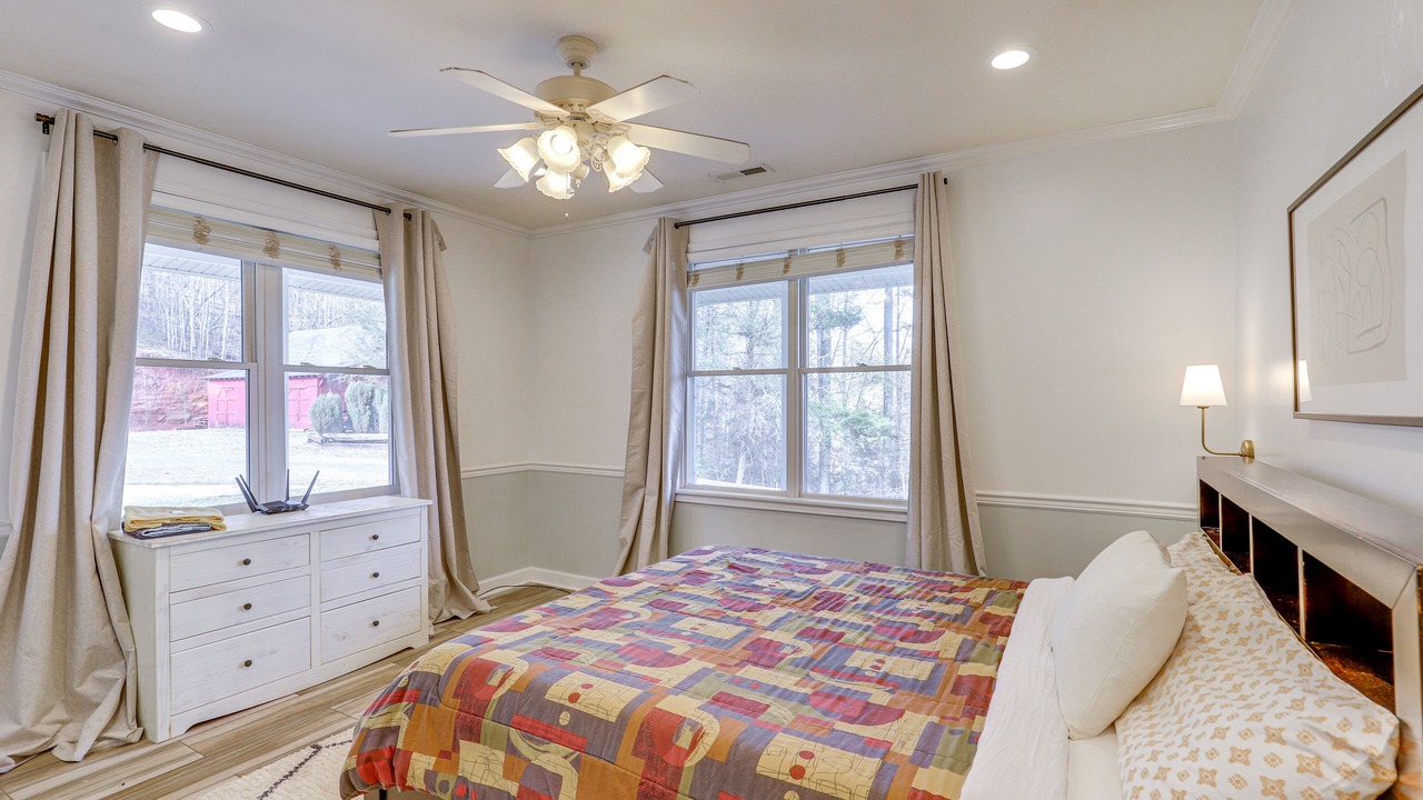 Photo of Bedroom in Marshall