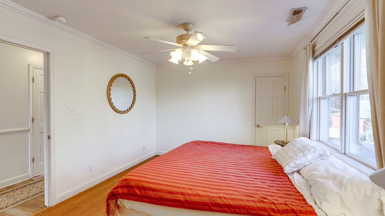 Photo of Bedroom in Marshall