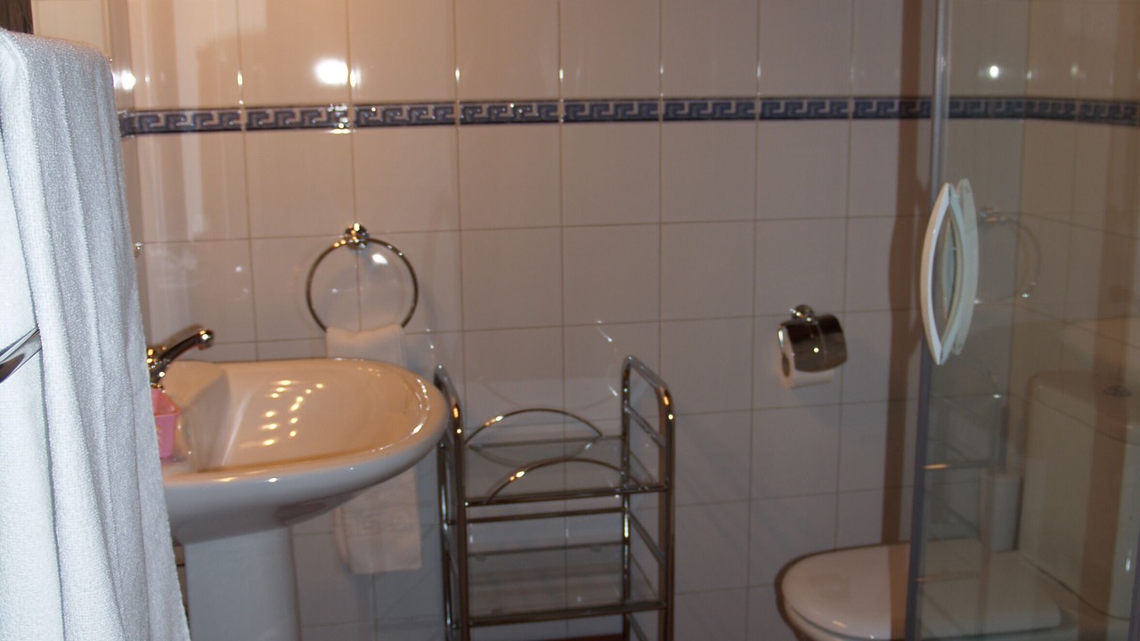 Photo of Bathroom in Pal