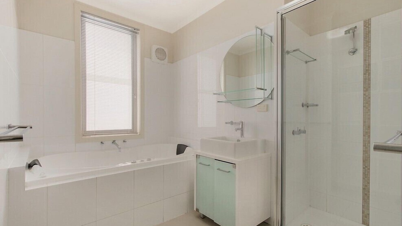 Photo of Bathroom in Lakes Entrance