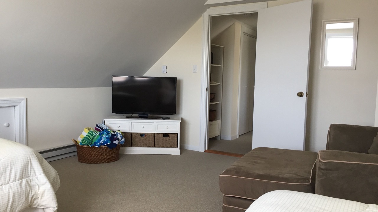 Photo of Others in Tom Nevers