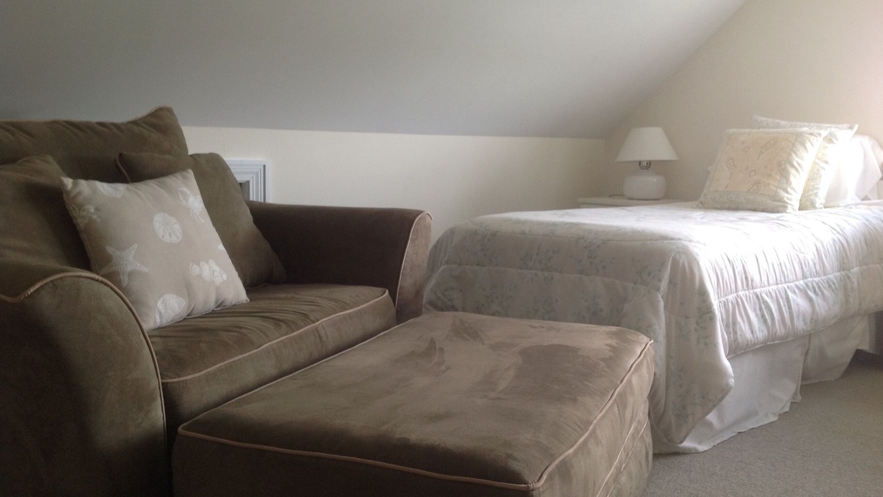 Photo of Others in Tom Nevers