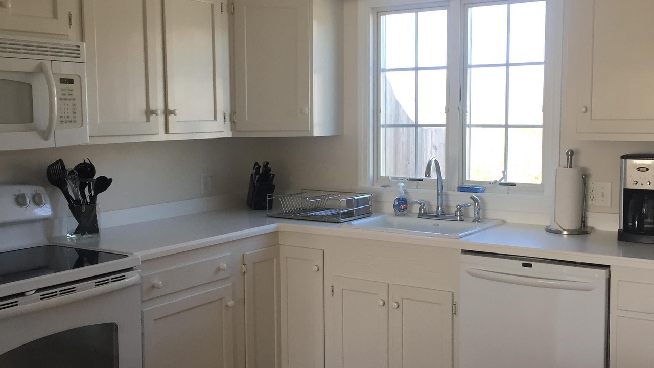 Photo of Others in Tom Nevers