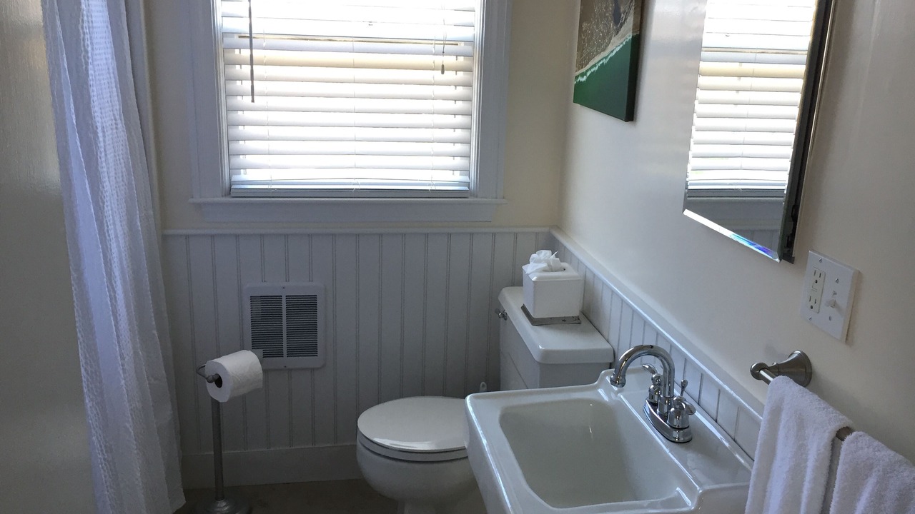 Photo of Others in Tom Nevers