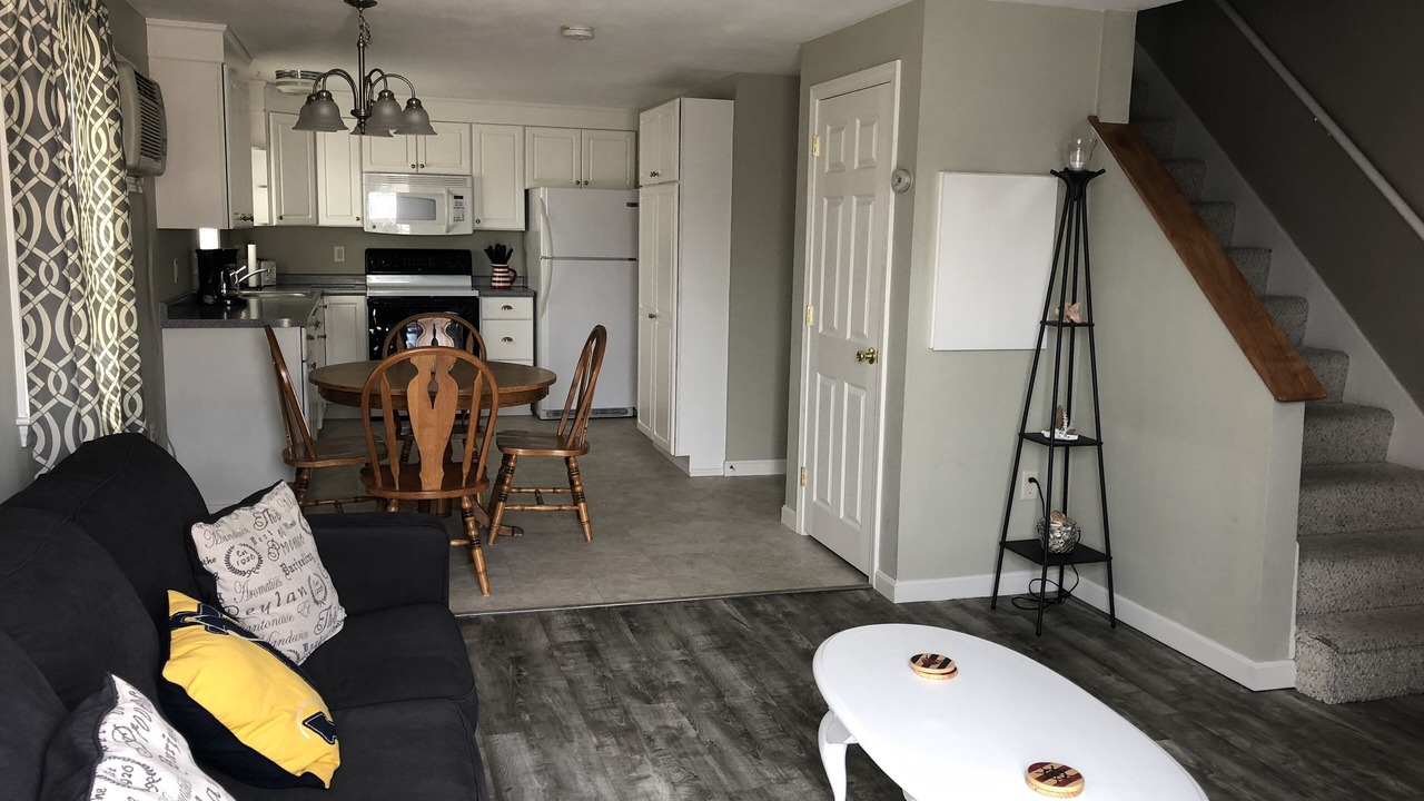 Photo of Livingroom in Hampton