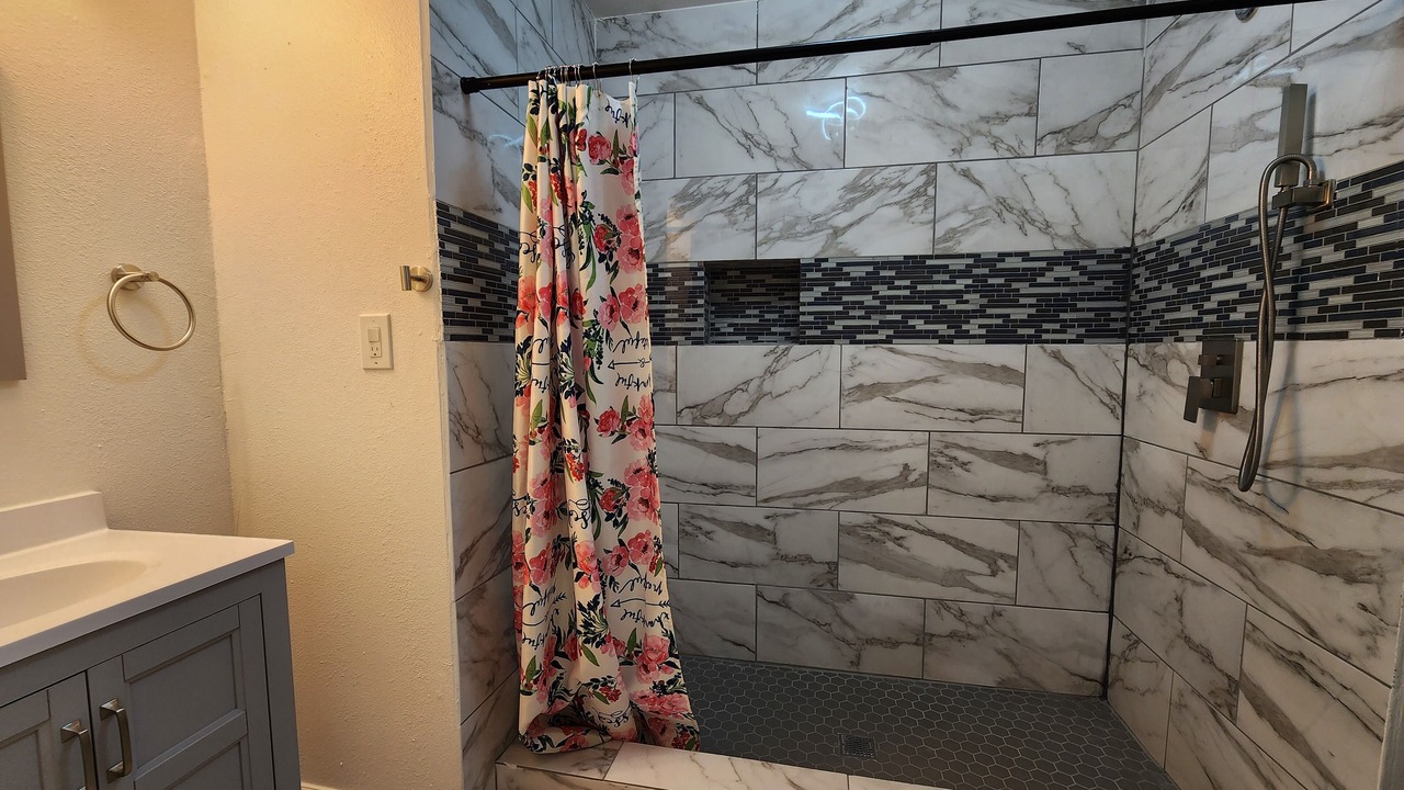 Photo of Bathroom in Clodine