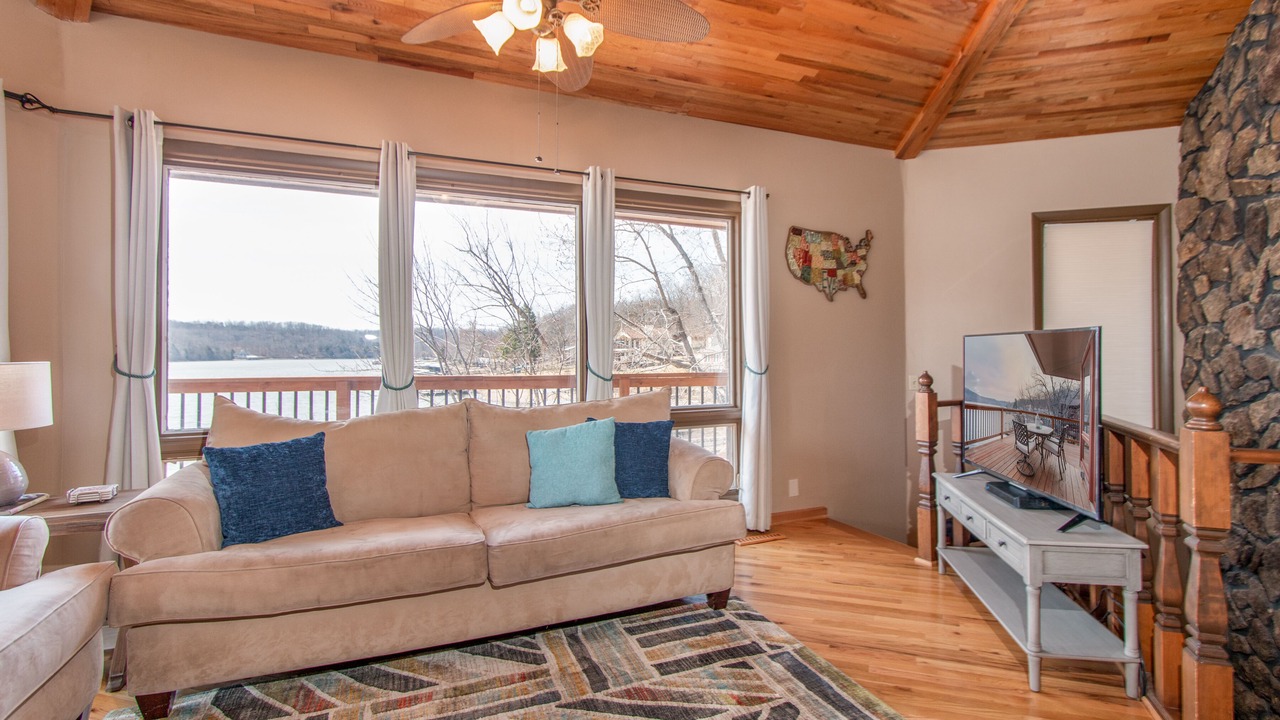 Photo of Bedroom in Roach