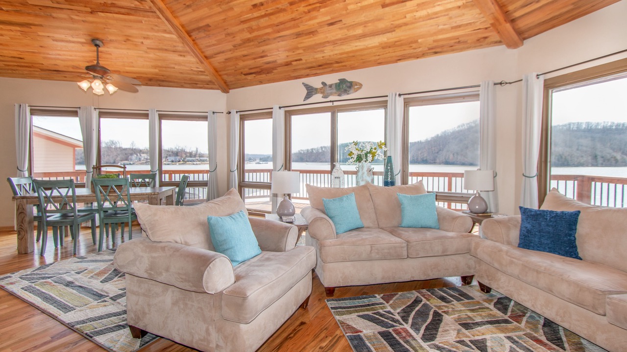 Photo of Livingroom in Roach